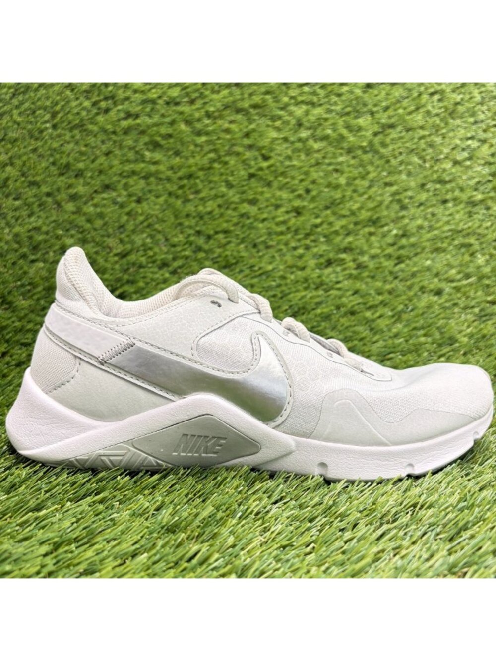 Nike Legend Essential 2 Womens Size 7 White Silver Running Shoes Sneakers
